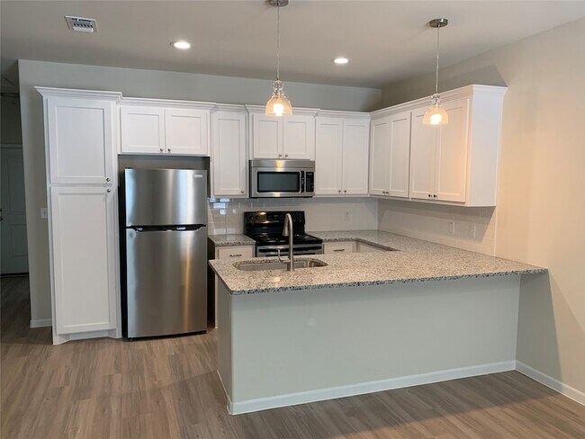 Photo - 2309 N Hickory St