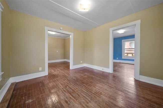 Photo - 3301 Dennis St