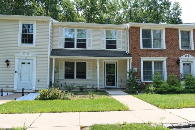 Building Photo - 63 Cottonwood Ct Unit 63