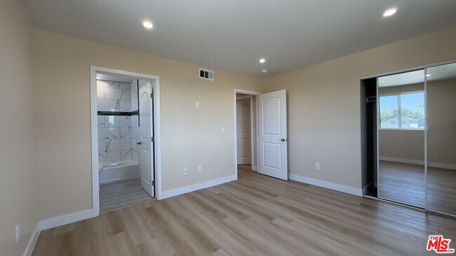 Photo - 9011 Holmes Ave