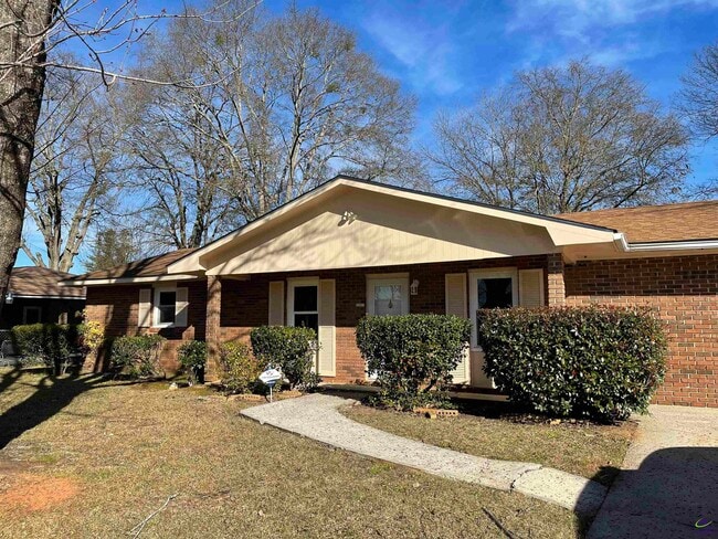 Photo - 110 Lockwood Dr House