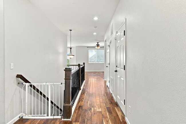 8238 Hollygrape Ln