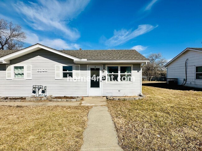 Photo - Two Bedroom Ranch Style Duplex Home in Grandview - Featuring Plenty of Natural Light, Fenced Yard...