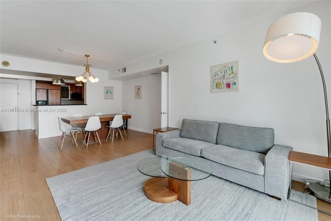 Photo - 325 S Biscayne Blvd Unidad 1721