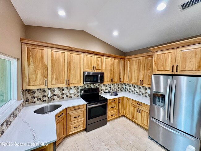 Photo - 349 Country Walk St