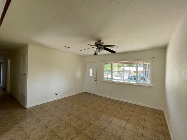 Photo - 4 Bedroom 2 Bath Ranch Style Home in Lemoore