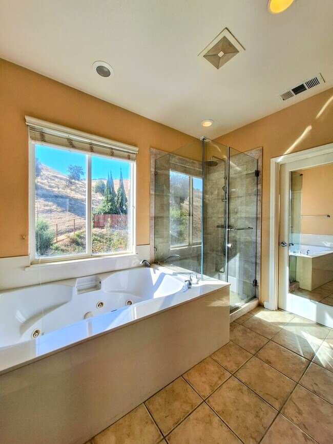 Photo - Beautiful & Spacious 5bd House w/In-law Suite on 1st Floor