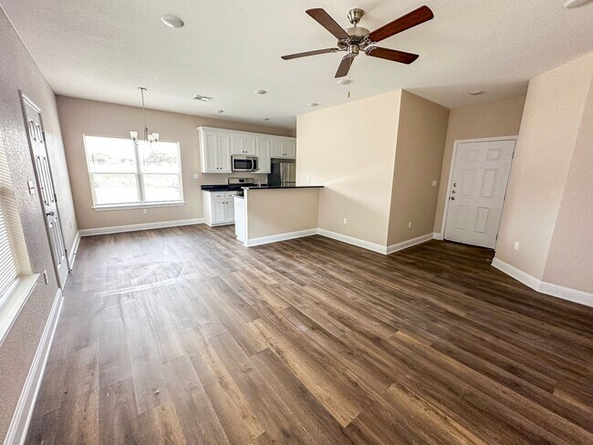 112-114 Vitava Dr