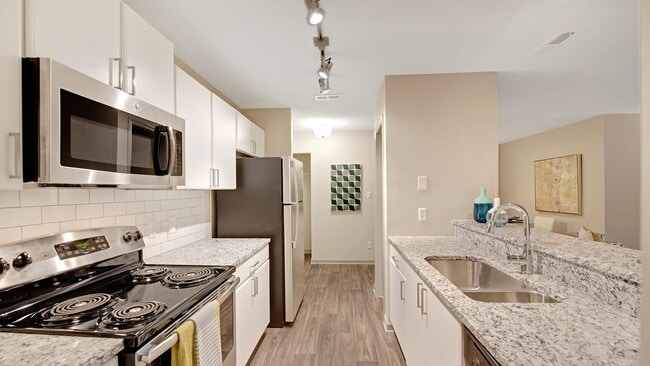 Photo - 1000 Spalding