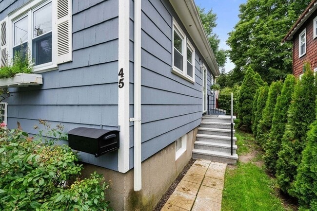 Photo - 45 Magoun St