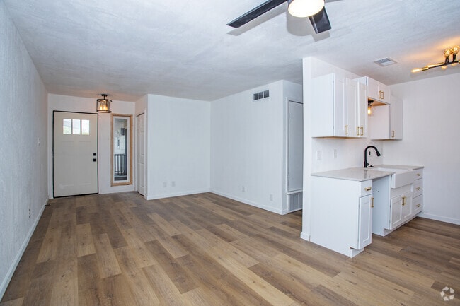 1BR, 1BT - 750SF - Gardens At Westgate