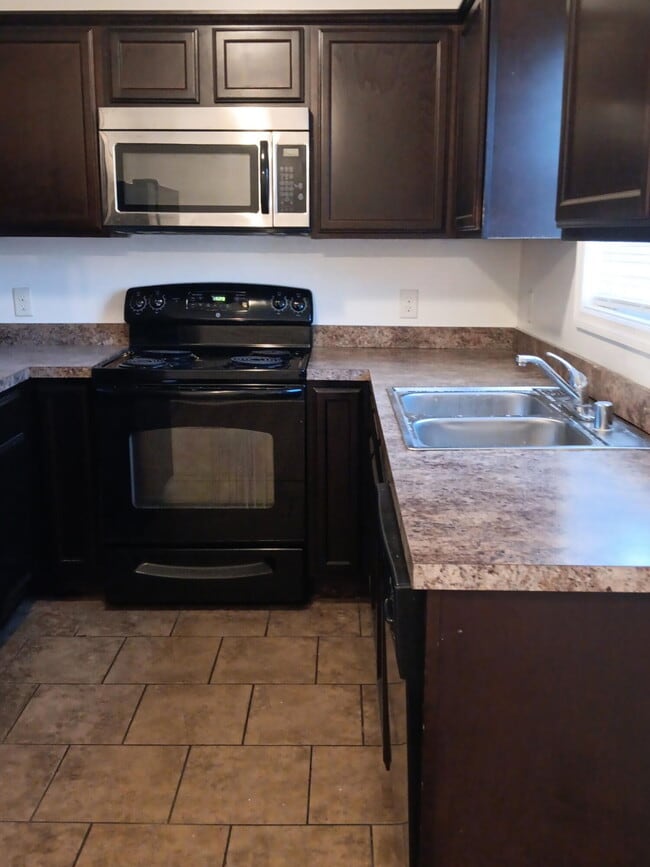 Building Photo - 2002 Brooklyn Blvd