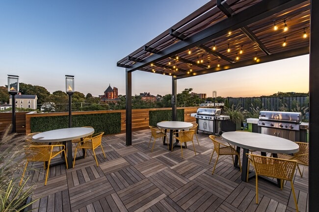 Photo - Halstead Salem Station