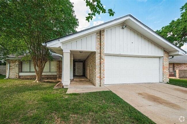 Building Photo - 15238 Ensenada Dr Rental