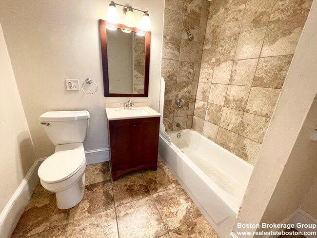 Photo - 76 St Stephen St