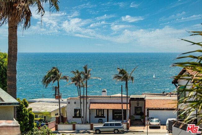 Photo - 224 Sunridge St