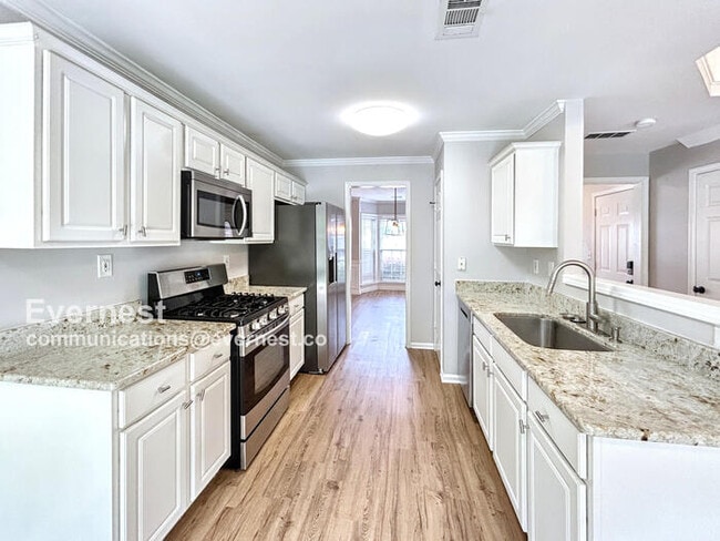 Building Photo - 2576 Alvecot Cir SE Rental