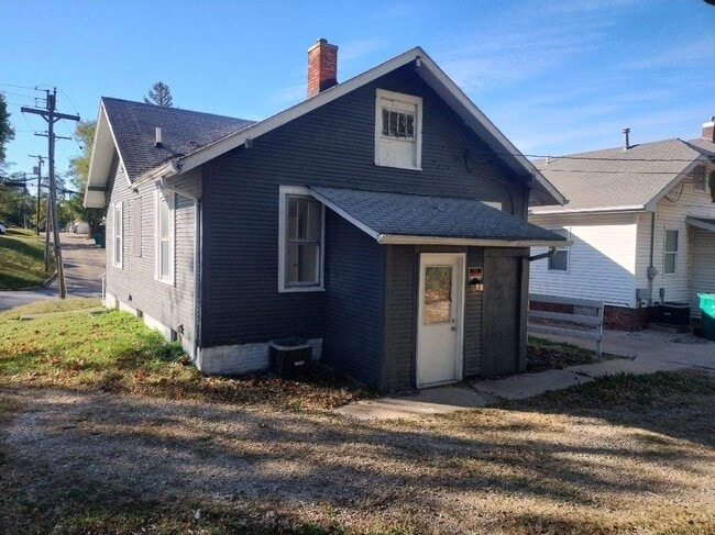 Photo - 321 N Clay St
