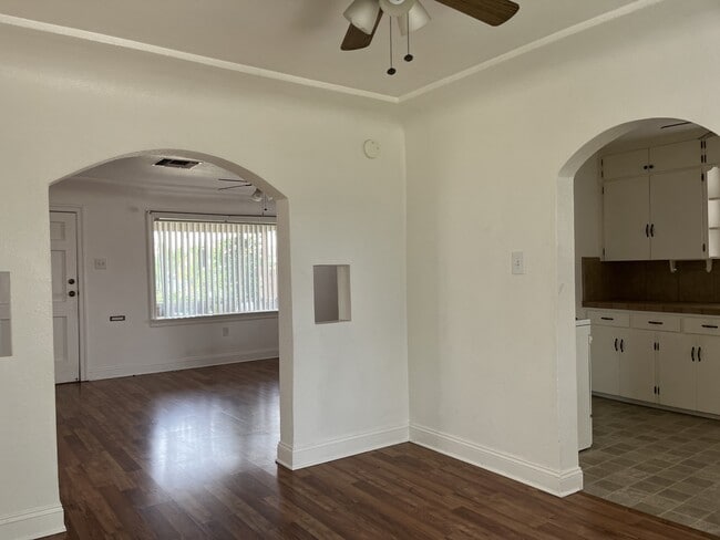 Photo - 901 Castaic Ave