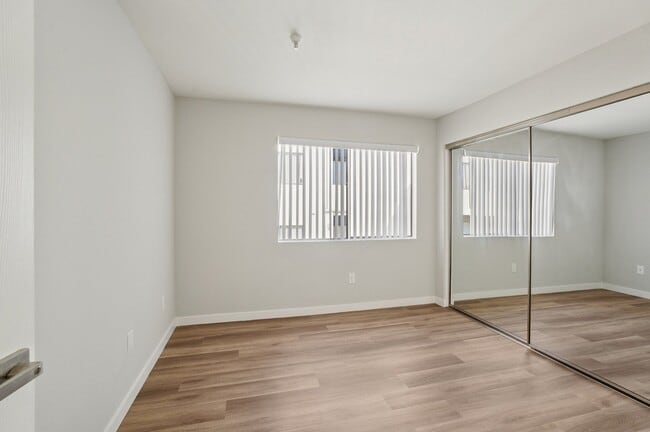 Photo - Chadron Apts