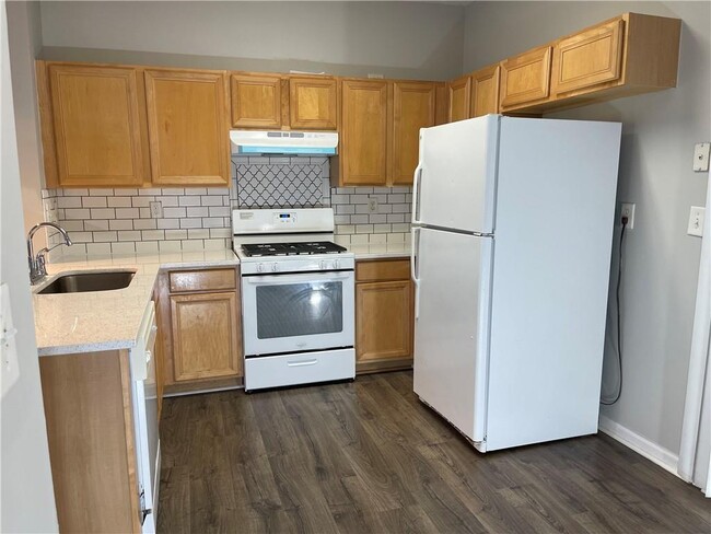 Photo - 3322 Hidden Cove Cir NW