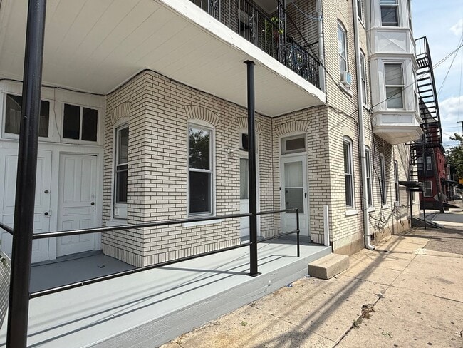 1149 W Turner St Unit 1st Floor
