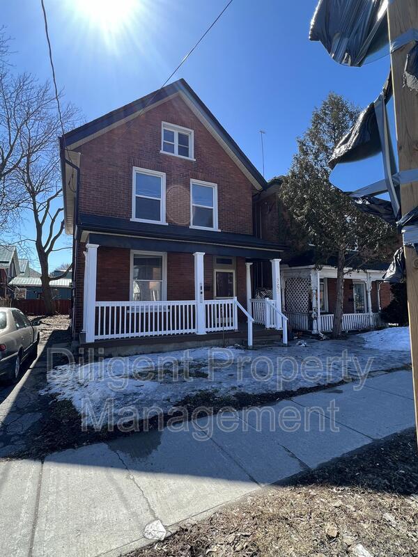 Photo - 265 Sherbrooke St