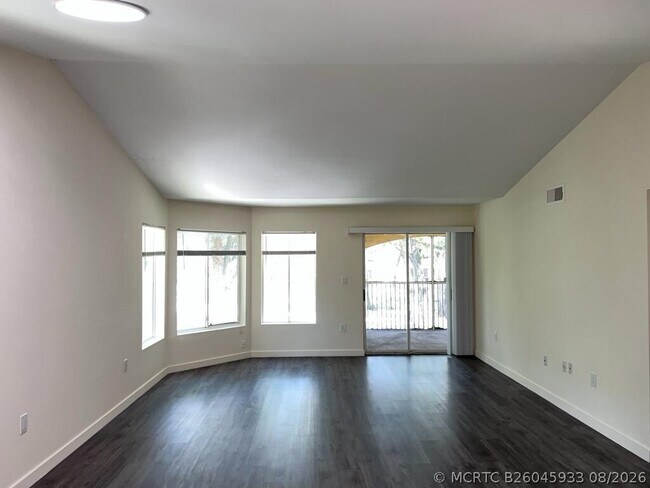 Photo - 2350 NW 33rd St Unit 807