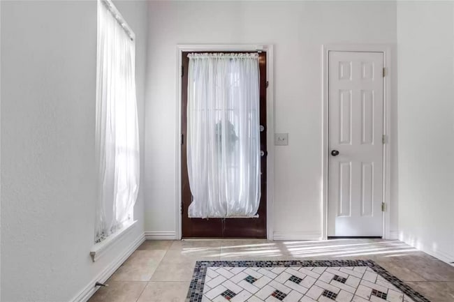 Photo - 4633 Centenary Dr