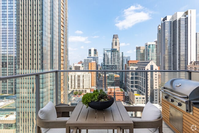 Residences at 8 East Huron