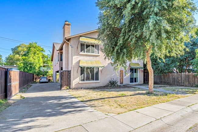 Building Photo - 514-518 10th Street Unit 516