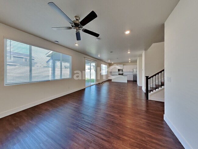 Photo - 9480 Clancey St