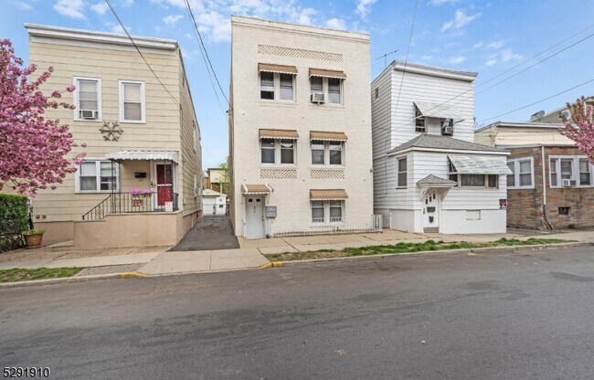 Photo - 279 Belmont Ave Apartment