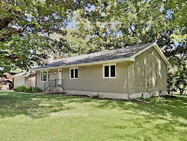 2443 Granada Ave N
