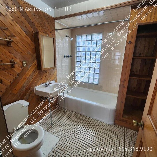 Photo - 1660 N Arlington Pl Unidad UR