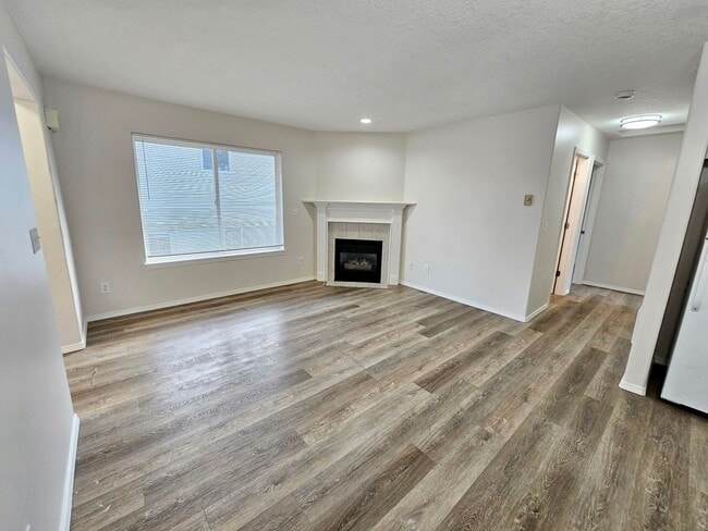 Building Photo - 14553 SE Lone Pine Dr Unit 14553