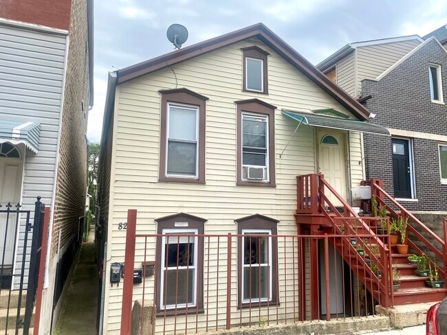 Building Photo - 829 W 33rd St