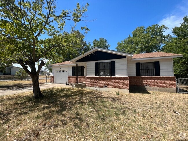 Building Photo - 1303 Redondo Dr Rental