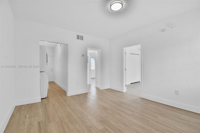 Photo - 1900 Calais Dr Unidad 1910