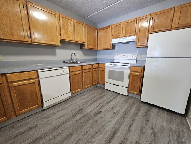 Photo - 25 S Point Dr Apartments Unit 404