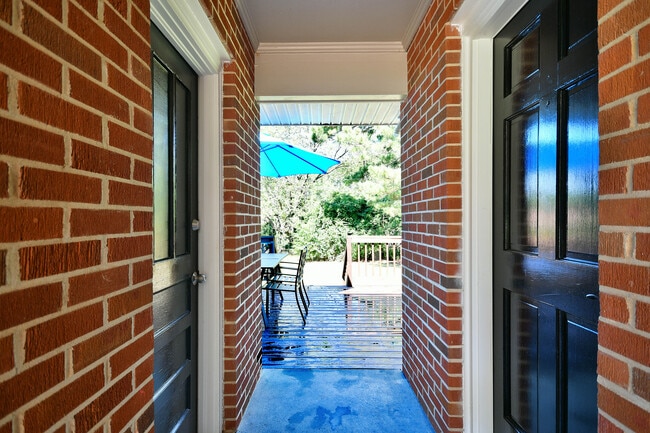 Photo - 3011 Manchester Cir