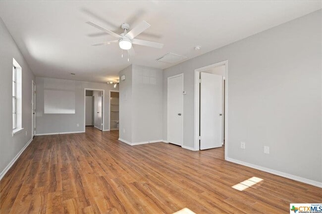 Photo - 1206-1208 Hillyer St