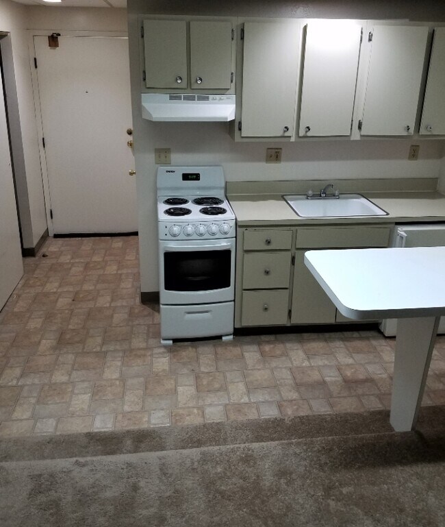Photo - 2668 Elmwood Ave Apartamento Unidad #336