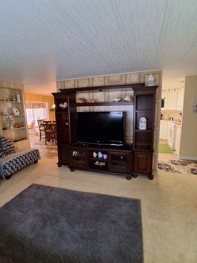7577 Moriah Ave