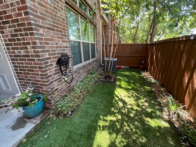 Photo - 2211 Eriksson Ln