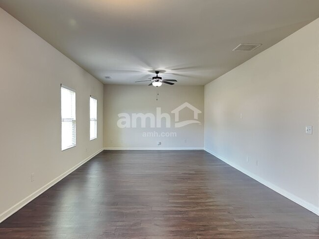 Photo - 4104 Dale Dr SE