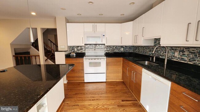 Photo - 6423 Birchleigh Cir