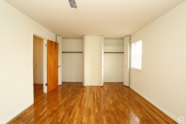 1 BD, 1BA (750sqft) - Bedroom
