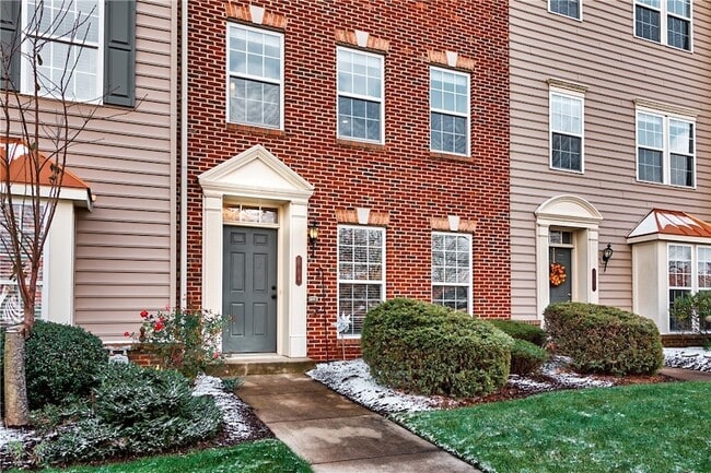 Photo - 704 Park Plaza E