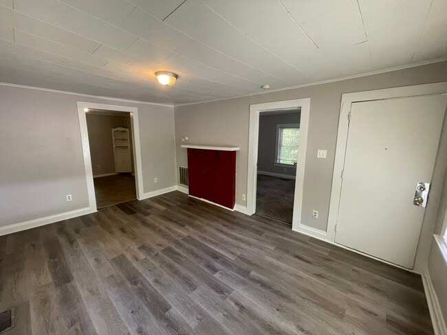 Photo - Freshly painted 2 bedroom 1 bath house- Pet Friendly!